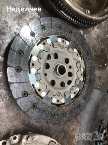 Комплект съединител + демпферен маховик LuK, снимка 5 - Части - 51773050