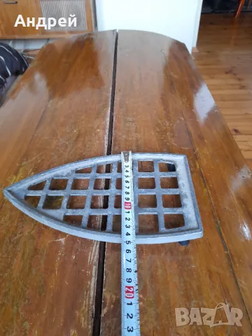 Стара поставка за ютия #12, снимка 3 - Други ценни предмети - 49729780