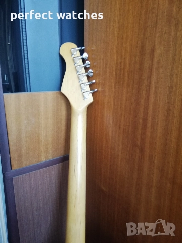 Електрическа китара Rocktile с кубе 15 W и свързващ аудио кабел , снимка 7 - Китари - 52913722