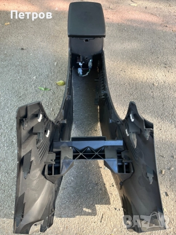 Подлакътник за Mazda 3, снимка 6 - Части - 51546051