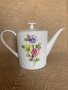 Порцеланов немски чайник с релеф и красиви цветя, снимка 1