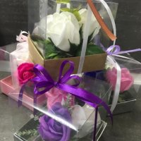 Кутия със сапунени рози 8- ми март, снимка 1 - Изкуствени цветя - 39217098
