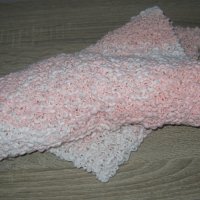 Детски шал в розово и бяло, снимка 4 - Шапки, шалове и ръкавици - 27312919