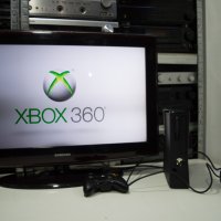 Xbox 360 Slim  в комплект с контролер и адаптор , снимка 2 - Xbox конзоли - 35147463