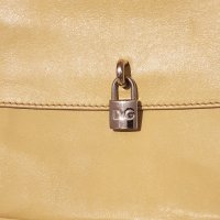 Чисто нова дамска чанта на D&G с подарък колан , снимка 2 - Чанти - 38144041
