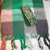 Дамски шалове и ръкавици , снимка 9 - Шапки - 15644905