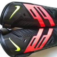Продавам кори за футбол Nike размер L,нови, снимка 1 - Футбол - 27403528