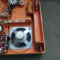 Продавам български касетофон Ресором Монтана НРБ, снимка 10 - Радиокасетофони, транзистори - 43911727