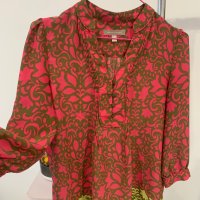 Красива дамска блуза в размер S, снимка 12 - Блузи с дълъг ръкав и пуловери - 44118717
