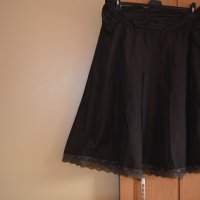 Интересна банкетна пролетно-есеннa сатенена тъмнокафява пола до коляното, снимка 1 - Поли - 42930761