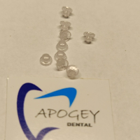 Лингвално копче кръгло керамично прозрачно ApogeyDental LBM0004 Цена за 1 бр., снимка 1 - Стоматология - 44908432