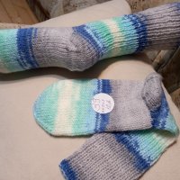 Ръчно плетени чорапи размер 39, снимка 2 - Дамски чорапи - 39480479