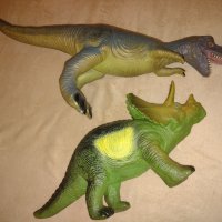 Два големи гумени динозавъра 2003 toy major trading company, снимка 16 - Други - 35021955