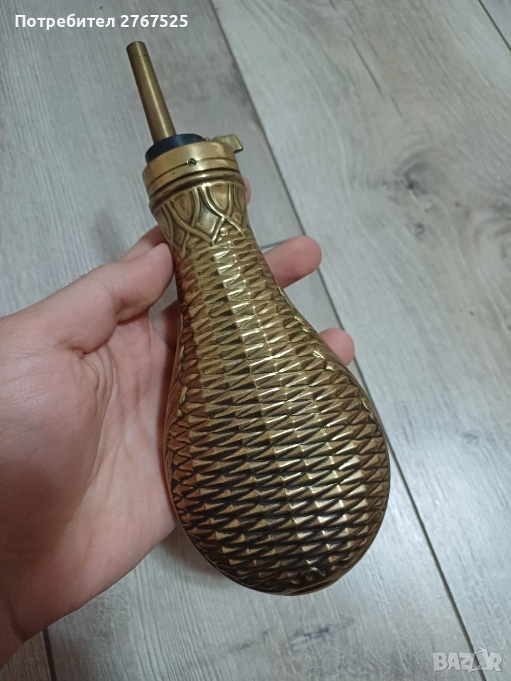 Релефна медна Барутница фишеклък пушка пищов възстановка , снимка 1