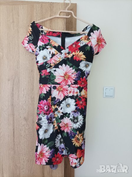 Рокля, обличана точно веднъж, снимка 1