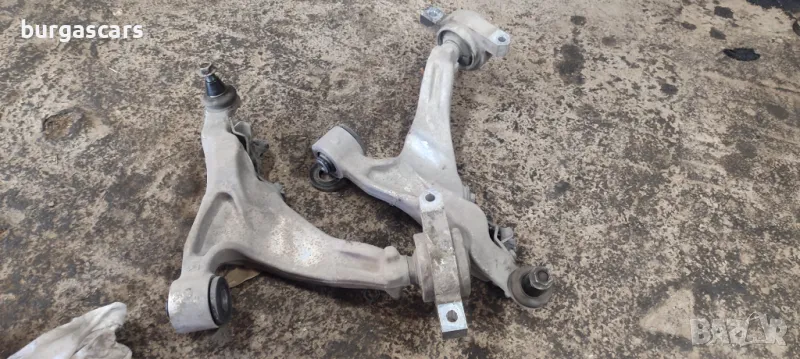 Носачи предни долни Infiniti M Q70 2011г - 250лв, снимка 1