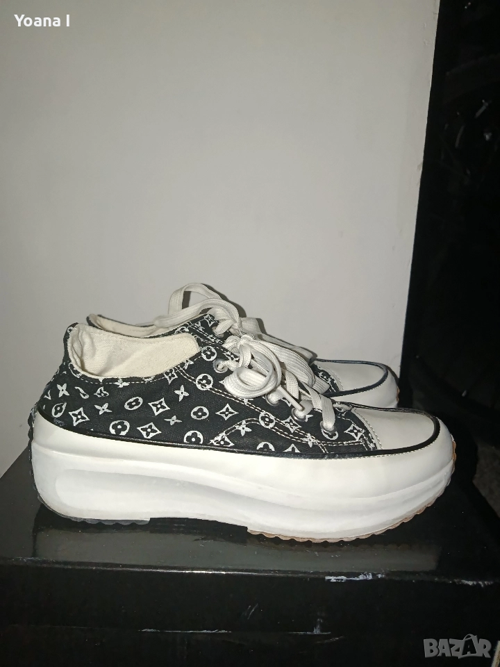 Черни дамски обувки с цветя , снимка 1