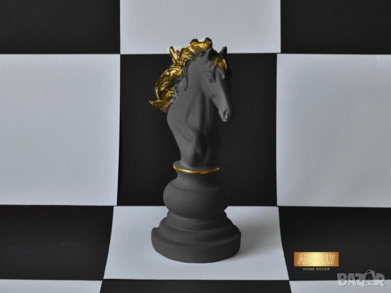 Шахматна Фигура Кон / Черна Статуетка Изработена от Смола / Черен Мат със Златни Акценти 26 x 13 см., снимка 1