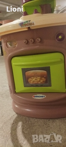 Детска кухня, снимка 2 - Играчки за стая - 51597805