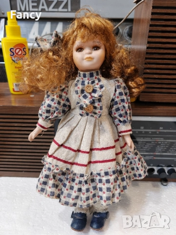 Порцеланова кукла 30 см