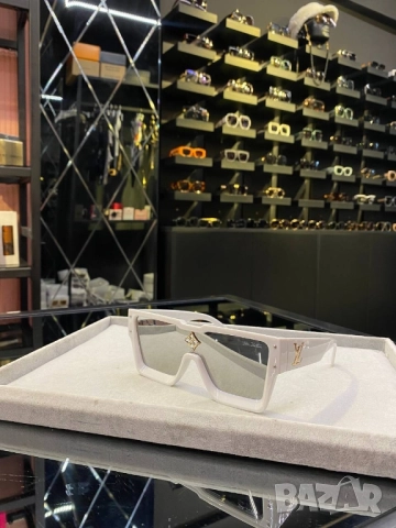 очила с черен обикновен калъф и ув защита gucci louis vuitton , снимка 2 - Слънчеви и диоптрични очила - 51459126