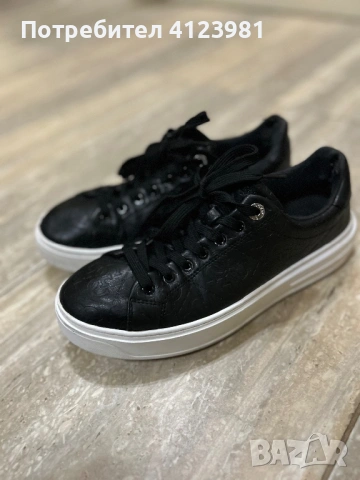 Обувки на Guess 40 номер, снимка 8 - Маратонки - 53226080