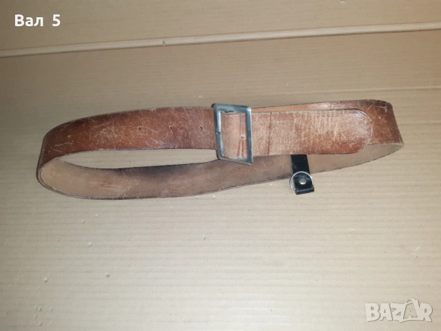 Стар широк кожен колан , униформа