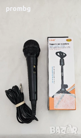 динамичен микрофон с кабел и настолна стойка