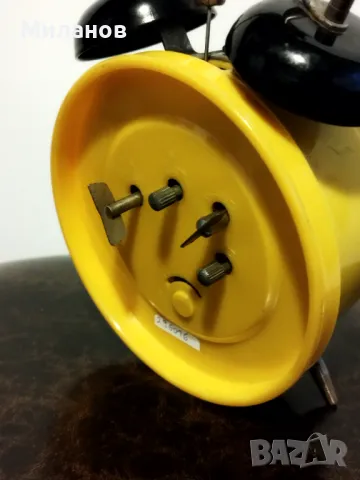 Стар механичен будилник, настолен часовник, снимка 3 - Антикварни и старинни предмети - 48466466