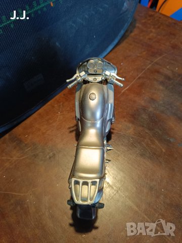 Декоративен метален модел на мотоциклет BMW с часовник, снимка 4 - Други - 43981560