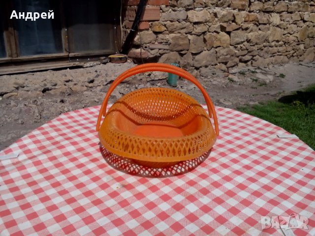 Стара пластмасова кошничка, снимка 2 - Други ценни предмети - 28611895