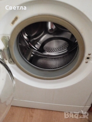 Продавам пералня Индезит 5 кг 