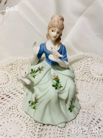 порцеланова статуетка , снимка 2 - Статуетки - 51575859