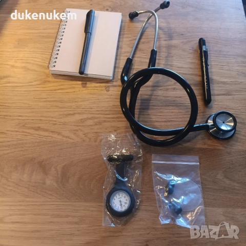 Медицински комплект със стетоскоп, с калъф, фенерче, химикал, бележник и часовник, снимка 8 - Уреди за диагностика - 53071214