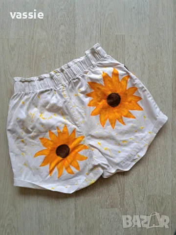 Ръчно рисувани къси панталонки, снимка 3 - Къси панталони и бермуди - 47652467