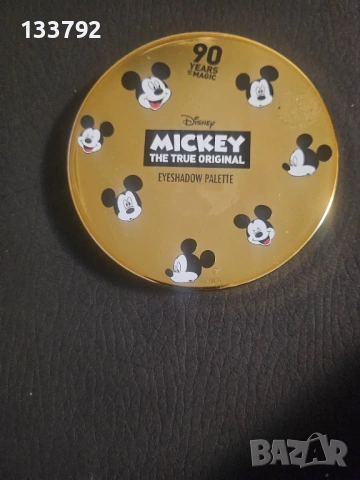 Оригинални сенки за очи