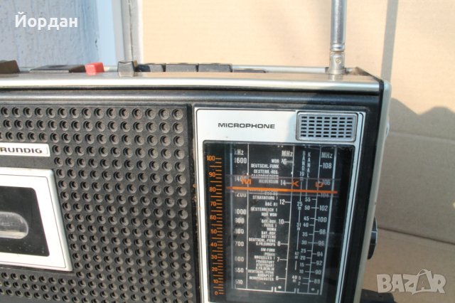 Радио касетофон ''Grundig C2600'', снимка 3 - Радиокасетофони, транзистори - 43989137