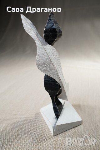 Малка пластика от дърво "Прегръдка"