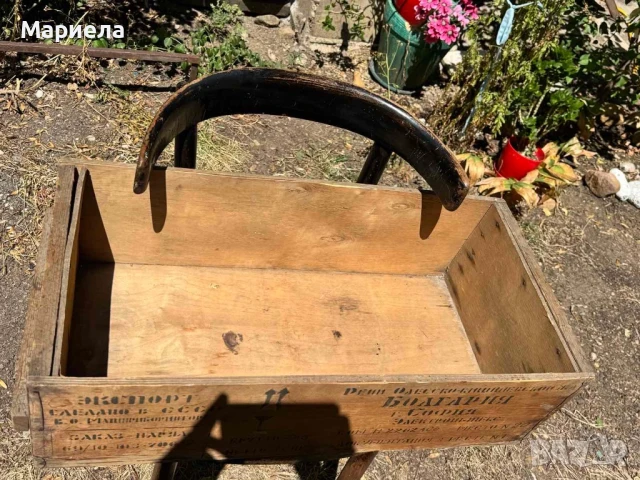 Голям,дървен сандък,цена 40 лв., снимка 4 - Антикварни и старинни предмети - 51225481