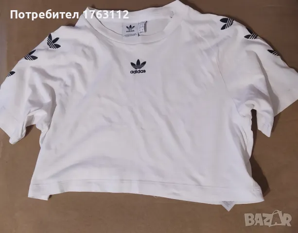 Adidas crop top, S размер, забележка - малка дупчица отзад на врата, снимка 1 - Корсети, бюстиета, топове - 48115772