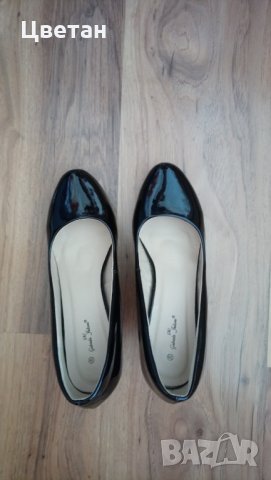 Лачени обувки, снимка 1 - Дамски обувки на ток - 28112445