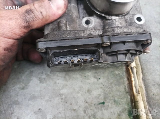 Дроселова клапа за Мазда 5 2.0 CD . 2005 год. , снимка 2 - Части - 51719523