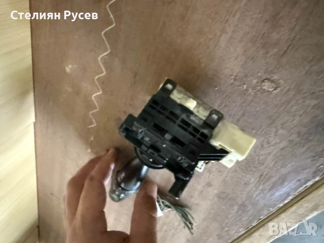 toyota yaris ключ за светлини фарове и мигачи цена 25 лв или  12,78 евро колата е 2002г пъпките са п, снимка 4 - Части - 51764936