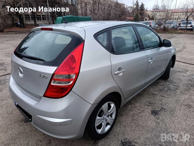 Хюндай i30 1.6 CRDI, снимка 3 - Автомобили и джипове - 53426239