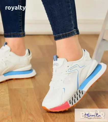 Дамски бели маратонки с нестандартно ходило