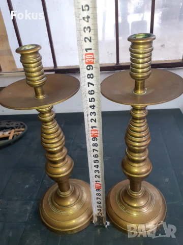 Чифт невероятни стари бронзови свещници, снимка 5 - Антикварни и старинни предмети - 53279838