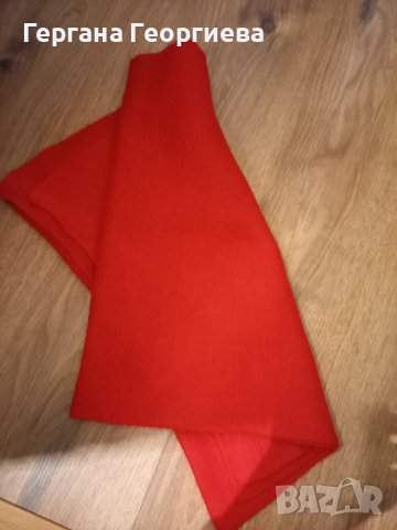 Дамско червено шалче, снимка 1 - Шалове - 39120518