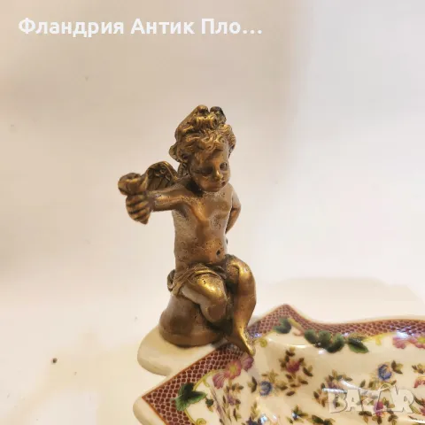 Порцеланова поставка с бронзов амур, снимка 3 - Декорация за дома - 49110602