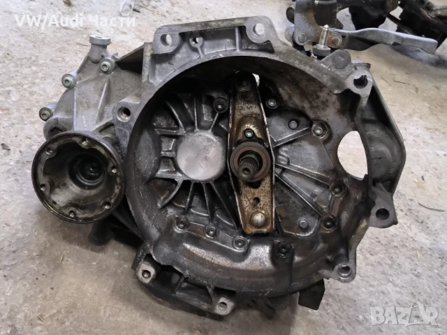 Скоростна кутия за Голф 5 Ауди А3 1.6 фси VW Golf 5 Audi A3 8P 1.6 FSI Passat Touran HBM 02T301103T, снимка 4 - Части - 50488304