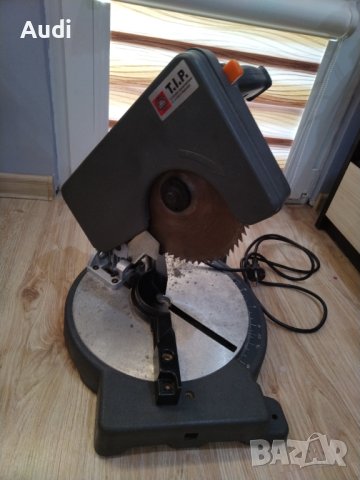 Циркуляр пендула T. I. P.  Мощност: 850W / 4500 об.мин. Максимал срез дълбочина 45мм Реже и под ъгъл